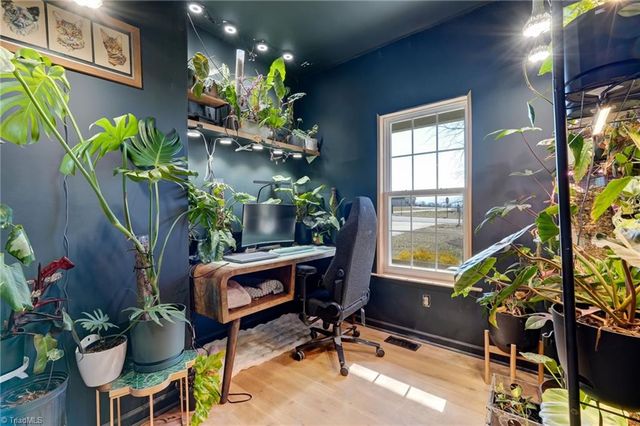 5541 Louis Sells Road, Kernersville, NC 27284