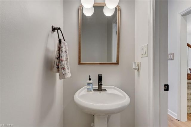 5541 Louis Sells Road, Kernersville, NC 27284