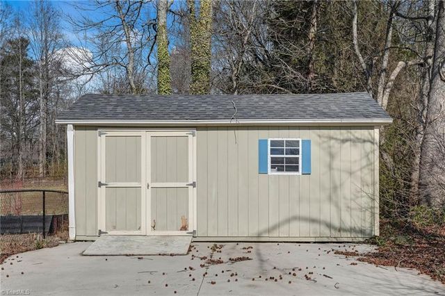 5541 Louis Sells Road, Kernersville, NC 27284