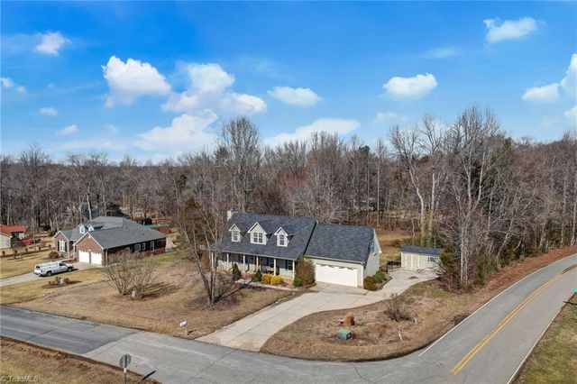 5541 Louis Sells Road, Kernersville, NC 27284