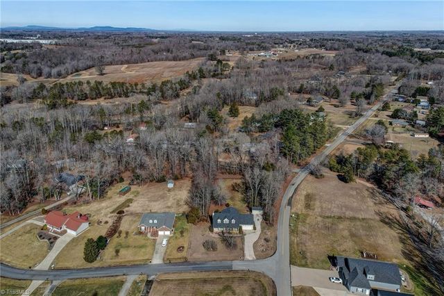 5541 Louis Sells Road, Kernersville, NC 27284