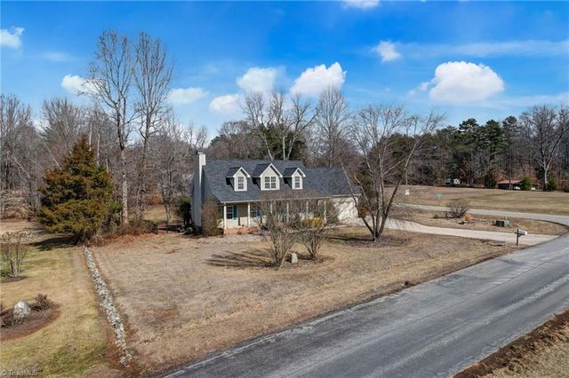 5541 Louis Sells Road, Kernersville, NC 27284