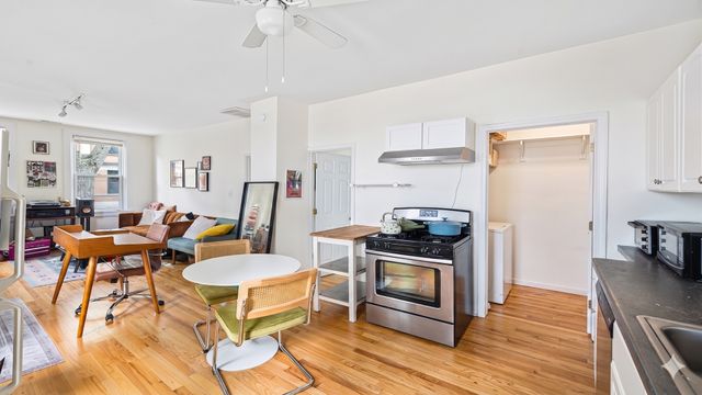 2040 W Charleston Street, Chicago, IL 60647