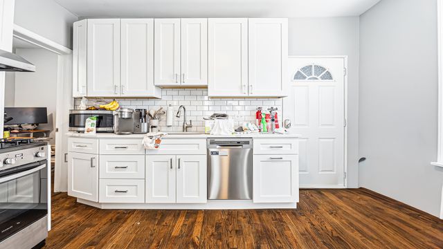 2040 W Charleston Street, Chicago, IL 60647
