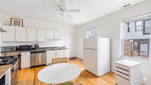 2040 W Charleston Street, Chicago, IL 60647