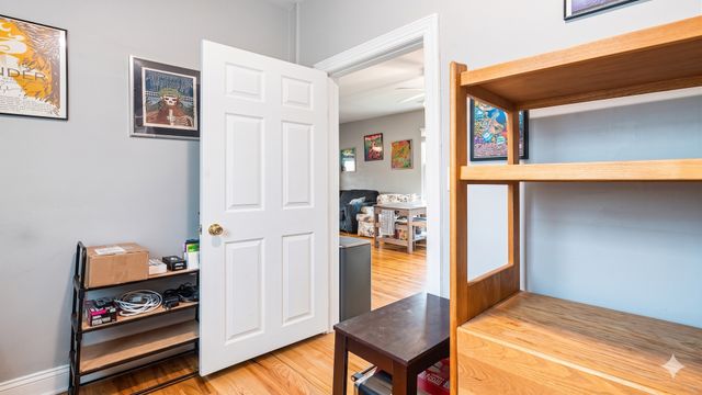 2040 W Charleston Street, Chicago, IL 60647