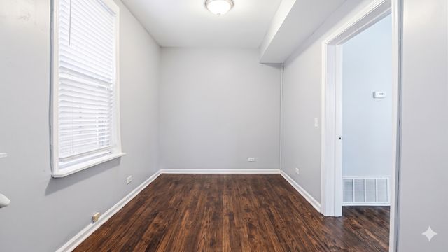 2040 W Charleston Street, Chicago, IL 60647