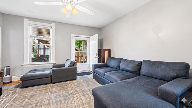 2040 W Charleston Street, Chicago, IL 60647