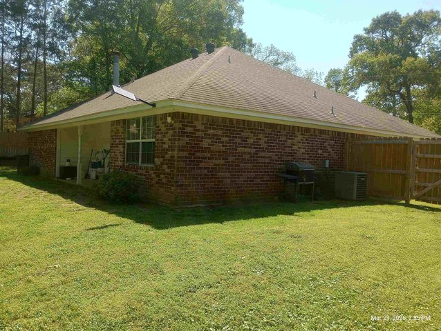 110 Peggy Ruth Dr, Longview, TX 75605