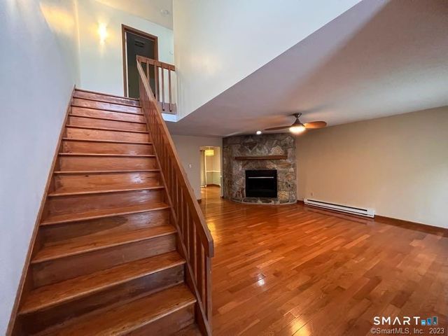 223 Flanders Road 8, East Lyme, CT 06357