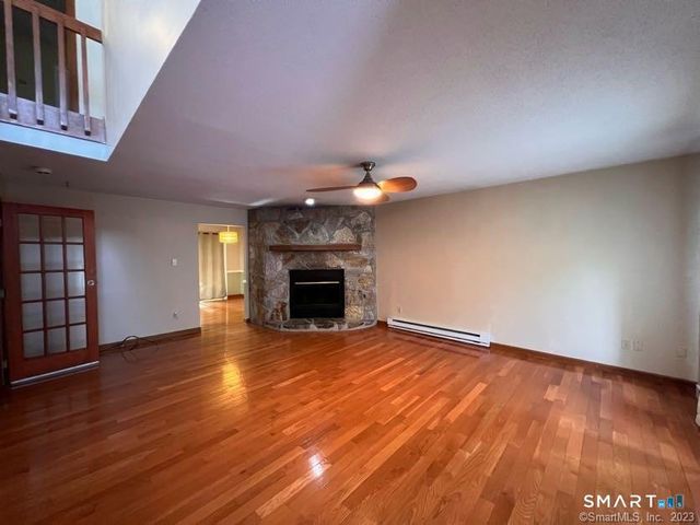 223 Flanders Road 8, East Lyme, CT 06357