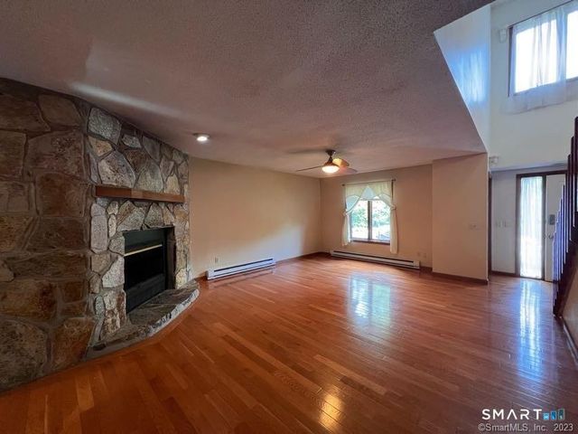 223 Flanders Road 8, East Lyme, CT 06357