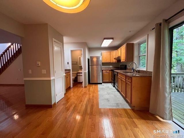 223 Flanders Road 8, East Lyme, CT 06357