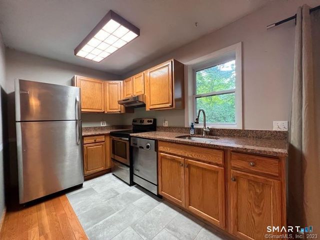 223 Flanders Road 8, East Lyme, CT 06357