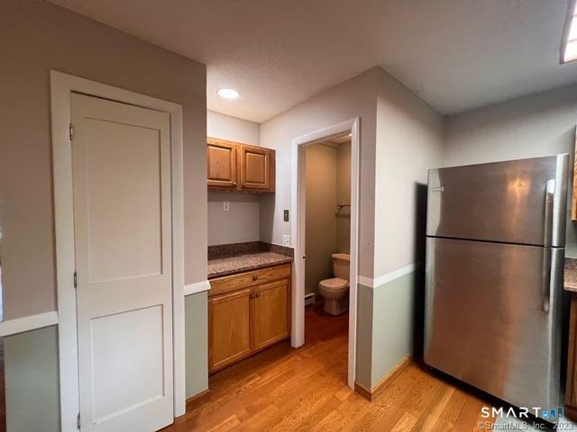 223 Flanders Road 8, East Lyme, CT 06357