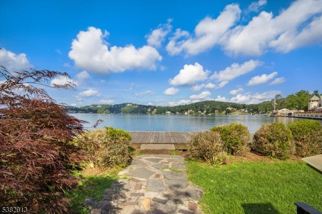 24 Holland Cir, Sparta Twp., NJ 07871