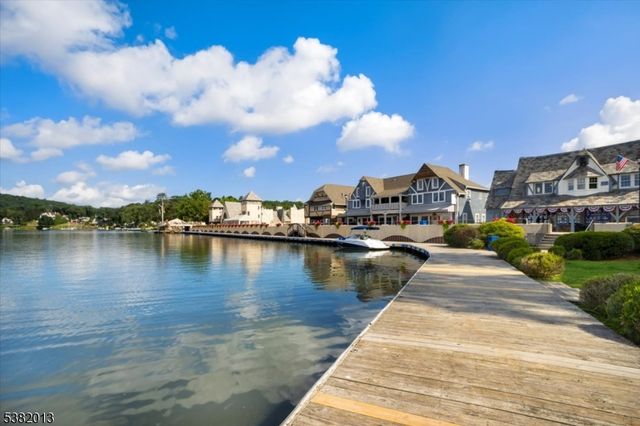 24 Holland Cir, Sparta Twp., NJ 07871