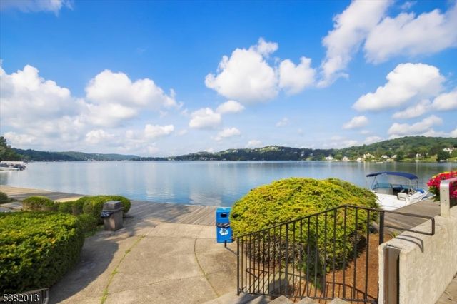 24 Holland Cir, Sparta Twp., NJ 07871