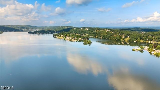 24 Holland Cir, Sparta Twp., NJ 07871