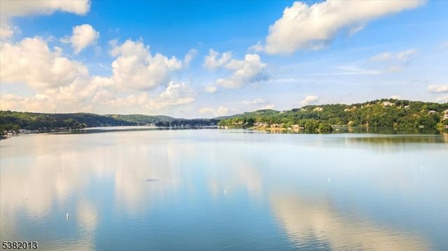 24 Holland Cir, Sparta Twp., NJ 07871