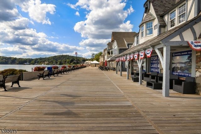 24 Holland Cir, Sparta Twp., NJ 07871