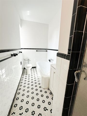 35-24 78th Street A67, Jackson Heights, NY 11372