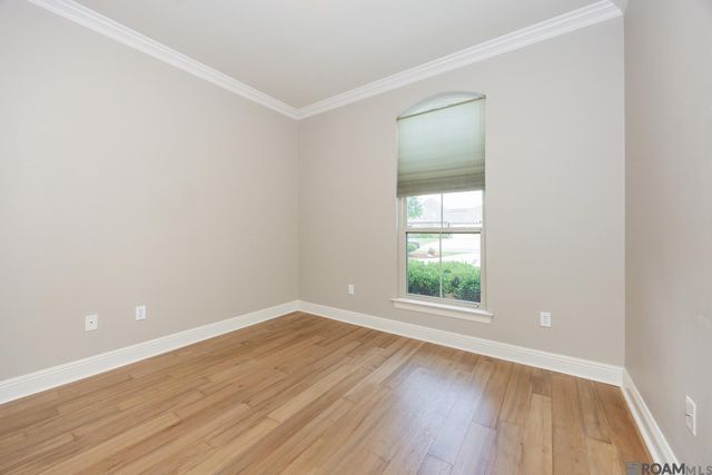 807 Spanish Oaks Dr, Brusly, LA 70719