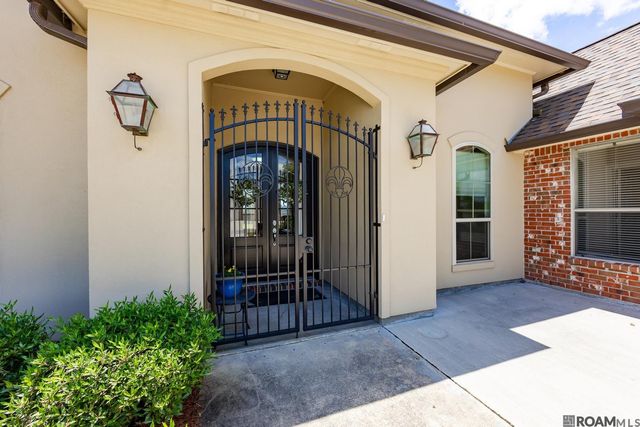 807 Spanish Oaks Dr, Brusly, LA 70719