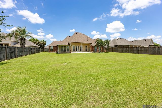 807 Spanish Oaks Dr, Brusly, LA 70719