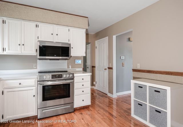 114 Kenway Drive, Lansing, MI 48917