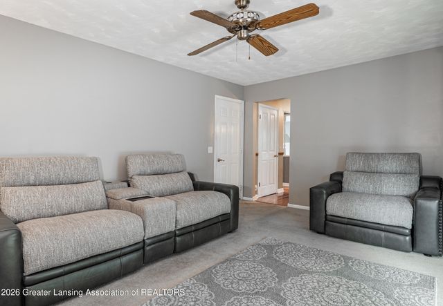 114 Kenway Drive, Lansing, MI 48917