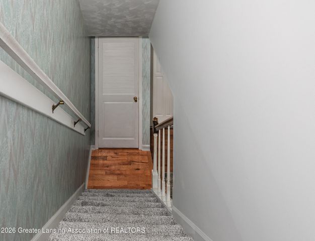 114 Kenway Drive, Lansing, MI 48917