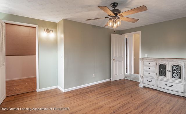 114 Kenway Drive, Lansing, MI 48917