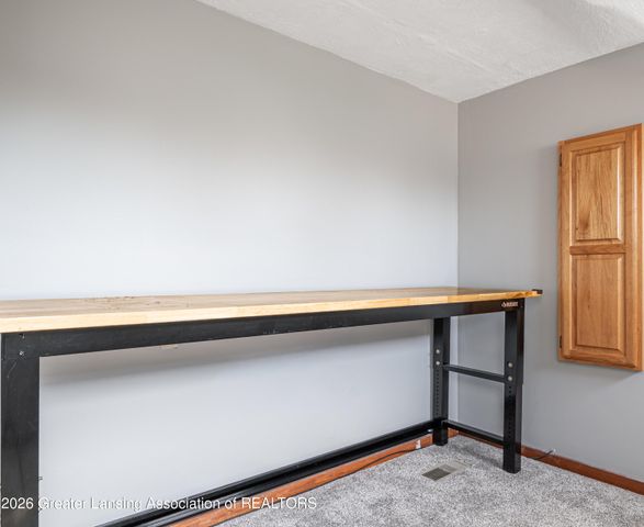 114 Kenway Drive, Lansing, MI 48917