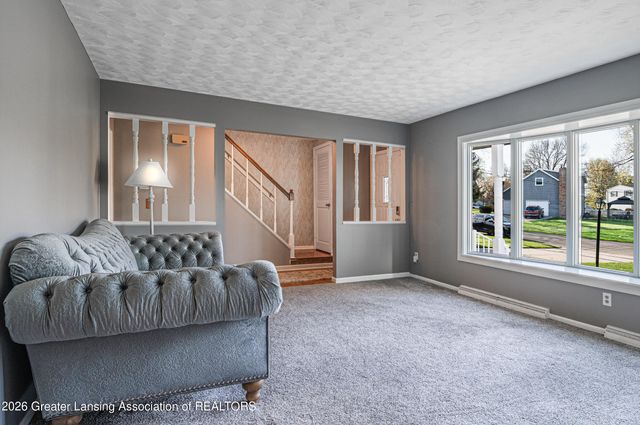 114 Kenway Drive, Lansing, MI 48917
