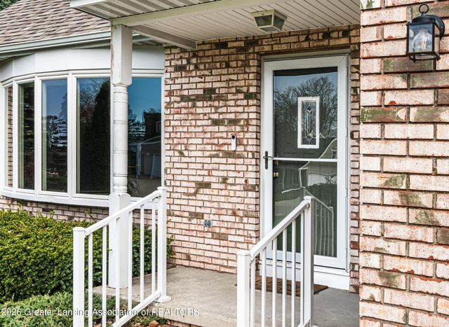 114 Kenway Drive, Lansing, MI 48917