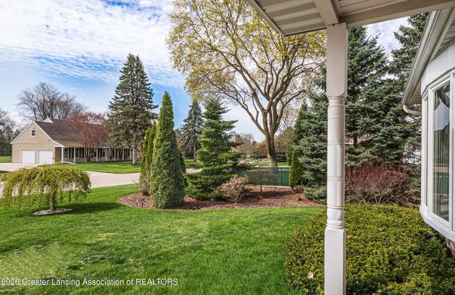 114 Kenway Drive, Lansing, MI 48917