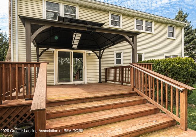 114 Kenway Drive, Lansing, MI 48917