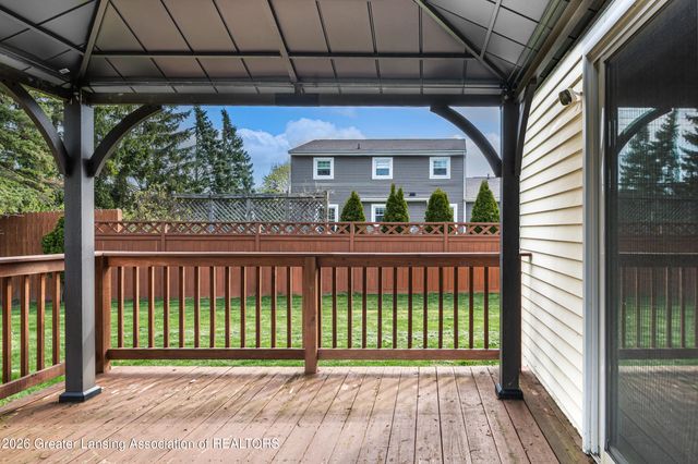 114 Kenway Drive, Lansing, MI 48917