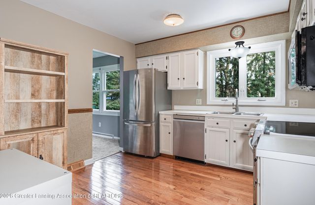 114 Kenway Drive, Lansing, MI 48917