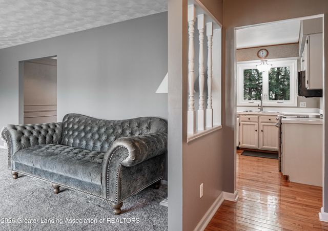 114 Kenway Drive, Lansing, MI 48917