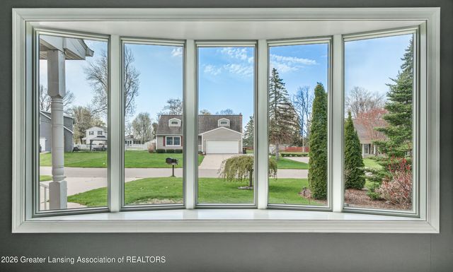 114 Kenway Drive, Lansing, MI 48917