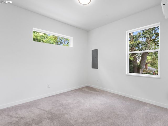 3855 N Willis Blvd 6, Portland, OR 97217