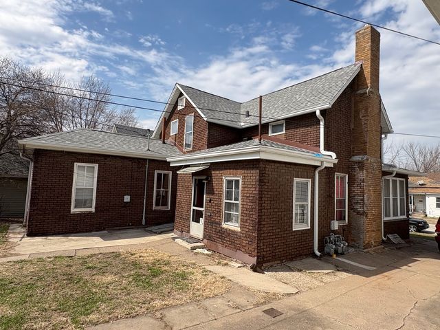 2428 5th Avenue, Moline, IL 61265