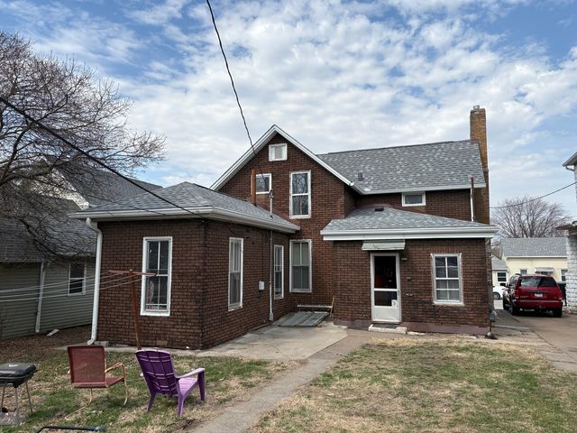 2428 5th Avenue, Moline, IL 61265