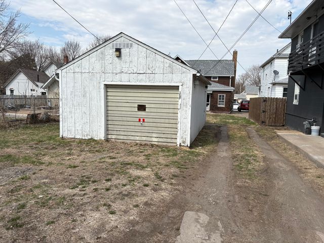 2428 5th Avenue, Moline, IL 61265