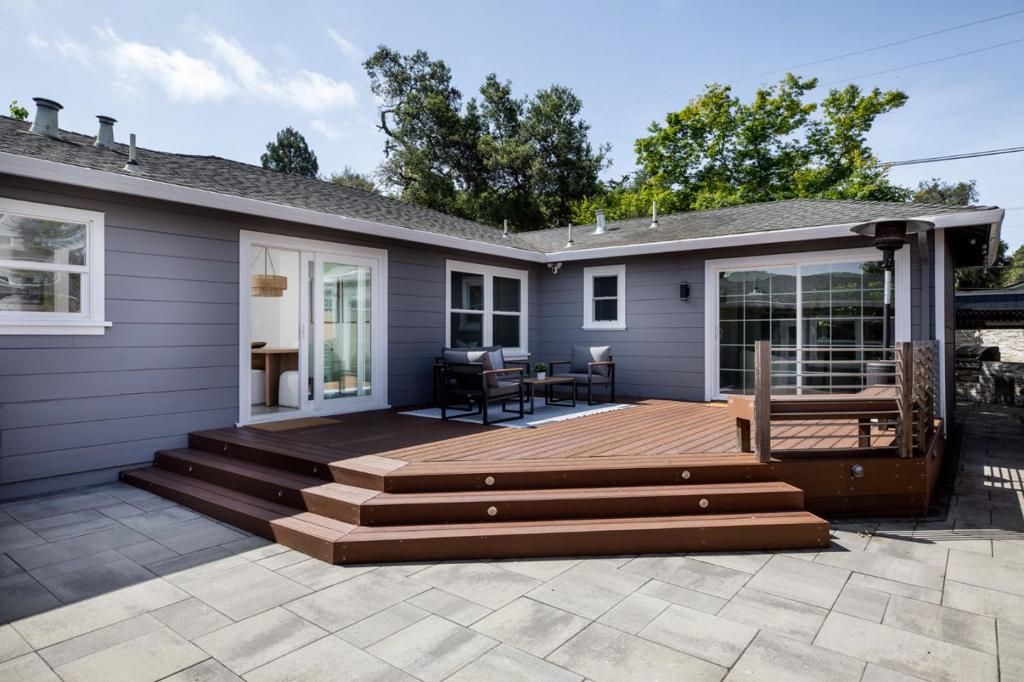 Image 12 of property listing at 318 Oakwood Place, Menlo Park, CA 94025