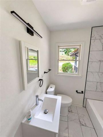 3565 Glenwood Road, Decatur, GA 30032
