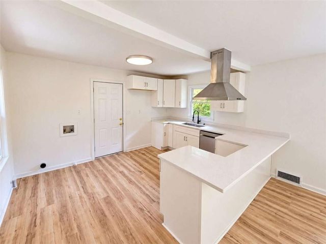 3565 Glenwood Road, Decatur, GA 30032