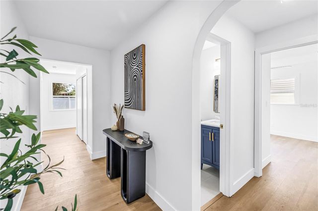 1221 36TH TERRACE N, St Petersburg, FL 33704
